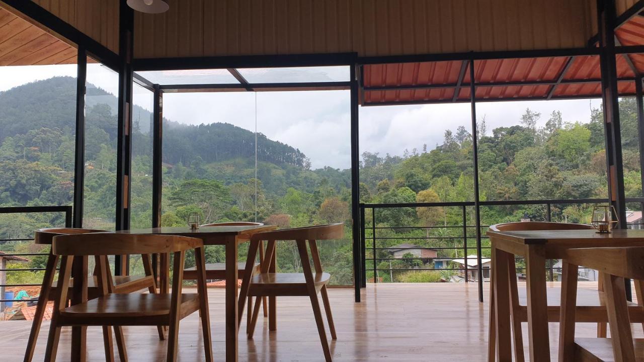 The Cubes Ella Hotel Bagian luar foto