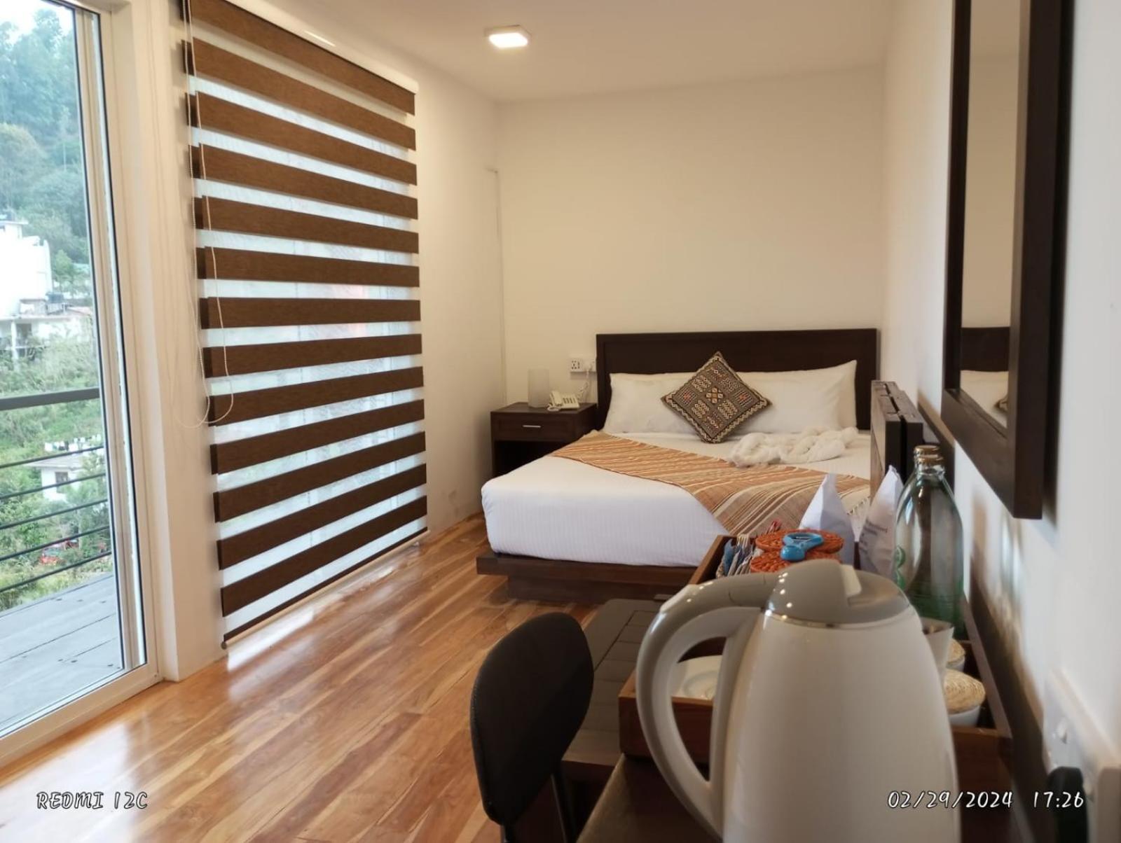 The Cubes Ella Hotel Bagian luar foto