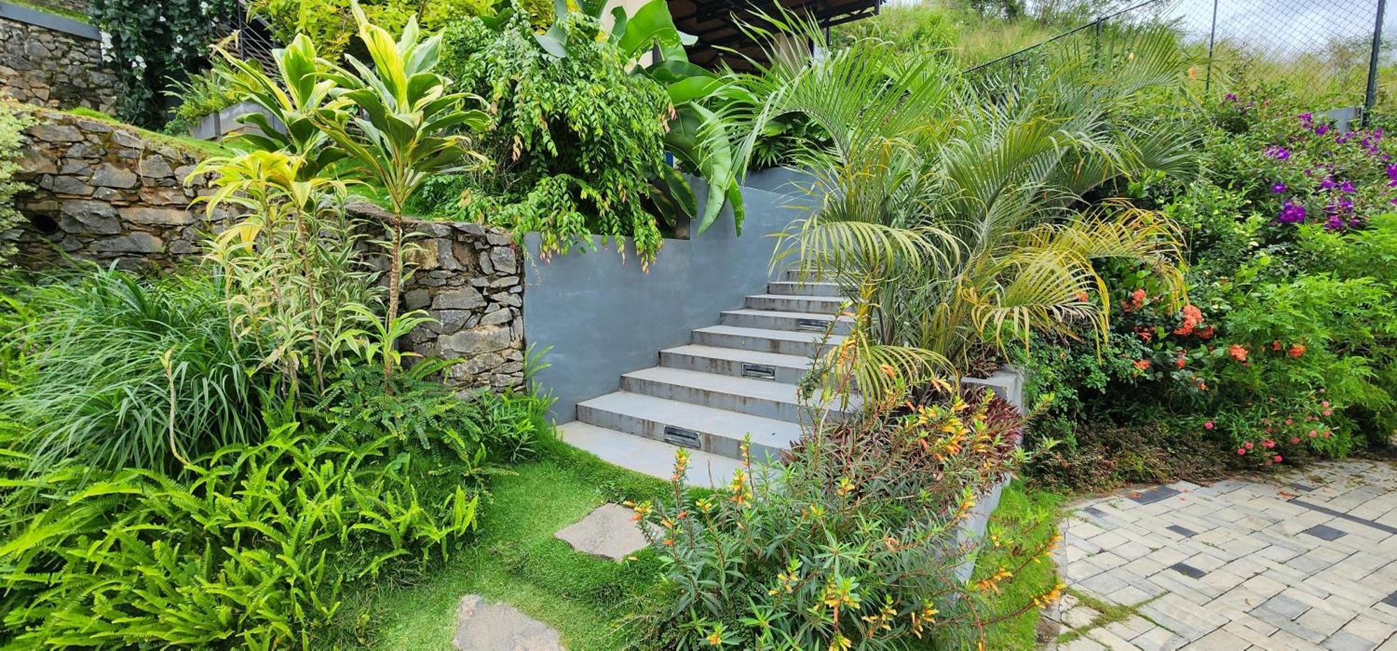 The Cubes Ella Hotel Bagian luar foto