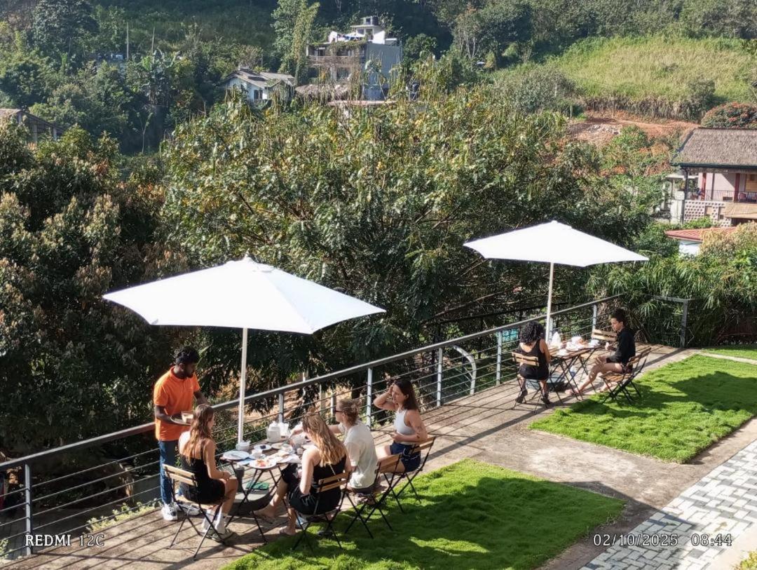 The Cubes Ella Hotel Bagian luar foto